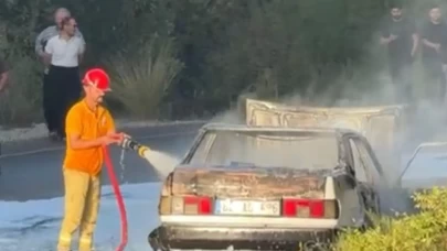 Osmaniye’de otomobil yangını ormana sıçramadan söndürüldü