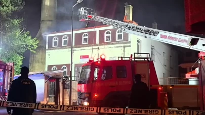 Erzurum’da camide gece yarısı yangın paniği