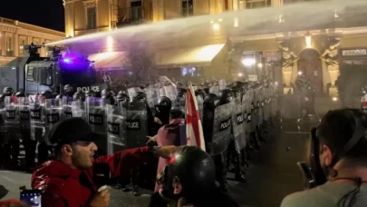 Seçim günü ülke karıştı! Hükümeti devirme girişimleri başarısız oldu