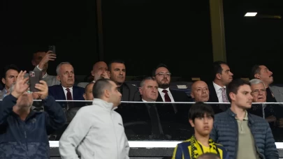 Bakan Bak ile Montella, Fenerbahçe-Nice maçını takip etti