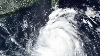 Çin alarma geçti! Uçak seferleri iptal edildi, okullar ve iş yerleri kapatıldı