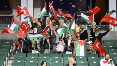 Filistinli çocuklar Türkiye-Gürcistan maçı için Kocaeli'de