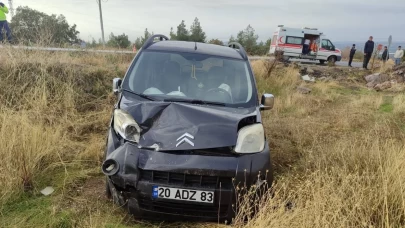 Uşak’ta hafif ticari araç ile otomobil çarpıştı: 5 kişi yaralandı