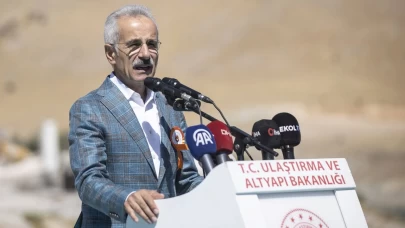 Bakan Uraloğlu müjdeyi verdi: 4 saatlik yolculuk 36 dakikaya inecek!