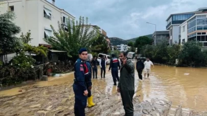 Foça’da sel felaketi: 70 yaşındaki Bülent Kaptanoğlu’ndan hâlâ haber yok