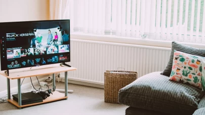 Bugün televizyonda neler var hangi diziler yayınlanacak? 12 Ekim hangi diziler var?