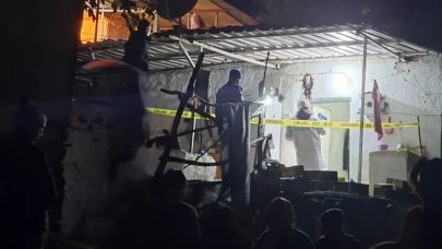 Tartışma ölümle bitti, baba oğlunu öldürüp eşini ağır yaraladı