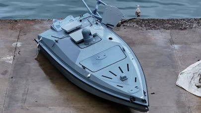 Trabzon Çarşıbaşı’nda balıkçıların ağına takılan insansız deniz aracı panik yarattı