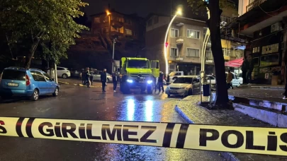 Şok görüntüler ortaya çıktı! Jiletle kendini keserek çevreye saldırdı, öldürüldü