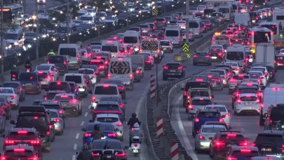 İstanbul'da akşam trafiği kabusa döndü