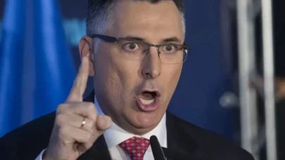 Gideon Saar, “Nehirden denize, Filistin özgür olacak” sözünün yasaklanmasını istedi