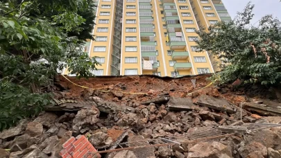 Trabzon’da gece korkutan anlar! İstinat duvarı çöktü