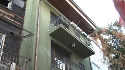 Beşiktaş'ta çıkan yangında oyuncu Şebnem Bozoklu'nun evi de hasar gördü