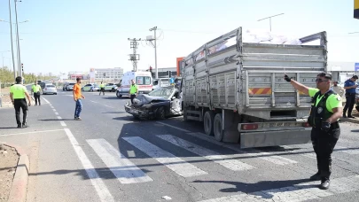 Diyarbakır'da 6 araç birbirine girdi
