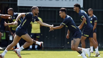 Fenerbahçe’den İrfan Can Kahveci ve Cenk Tosun kararı