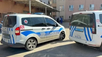 Cenaze evinde silahlar konuştu