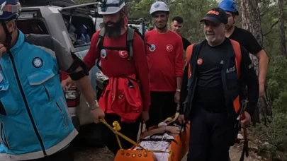 Antalya’da ormanda mahsur kalan Polonyalı turist AFAD ekiplerince kurtarıldı