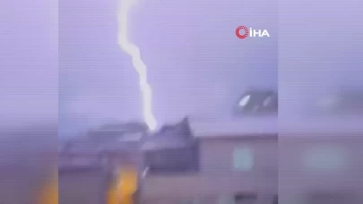 İstanbul’da sağanak yağış başladı: Gökyüzü şimşeklerle aydınlandı