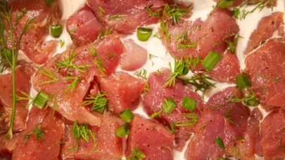 Şeflerin büyük sırrı! Evde restoran kalitesinde et ve tavuk yapmak aslında çok basit