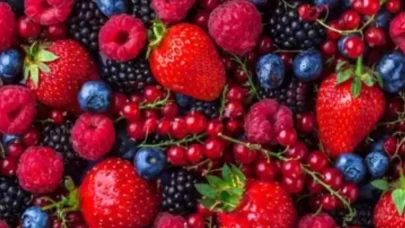 Bu meyveleri yerseniz cildiniz 10 yaş gençleşir