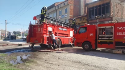 Kütahya'da iş yerindeki yangında 1 itfaiye eri yaralandı