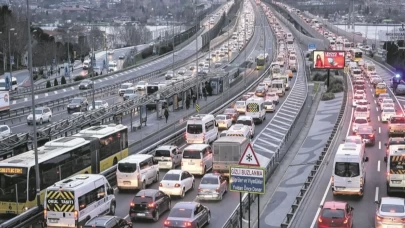 KGM uyardı: Otoyollarda çalışmalar nedeniyle trafik yavaşlıyor