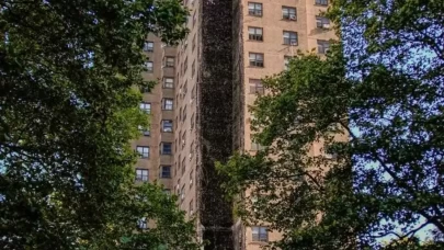 New York'ta 20 katlı binada kısmi çökme!