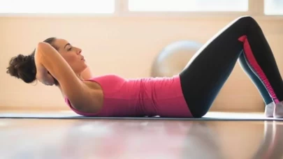 Mekik Çekmek Kaç Kalori Yakar? Faydaları ve Zayıflamaya Etkisi