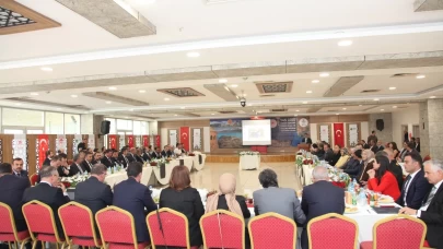 Van Gölü'nden yaklaşık 2 milyon metreküp bir dip çamuru çıkarıldı