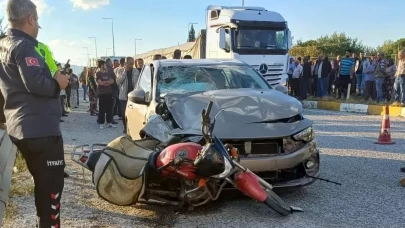 Manisa'da otomomil motosikletle çarpıştı: 1 ölü