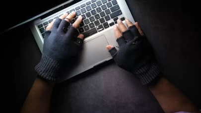 İstanbul’da yasa dışı bahis operasyonu: 5 “dış finans evi” deşifre edildi, 20 şüpheli yakalandı