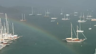 Muğla’da sağanak ve fırtına hayatı felç etti: Evleri su bastı, tekneler battı