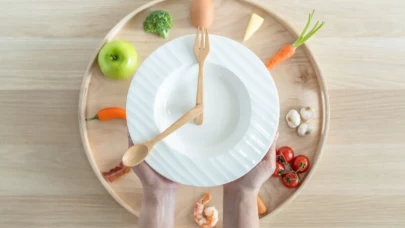 3 haftada 10 kilo verdiren 8 saat diyeti şaşırtıyor