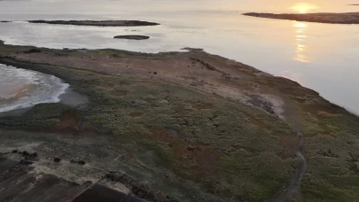 Kuraklık Beyşehir Gölü’nü vurdu: Kıstıfan Adası karayla birleşti