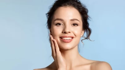 Makyajsız Parlak Cilt Sırrı: Tek Bir Buz Küpü Yeter!