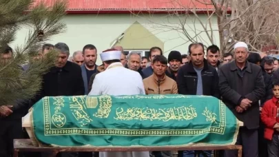 Kahramanmaraş’ta eski koca dehşeti: Anne ve kızı son yolculuğuna uğurlandı
