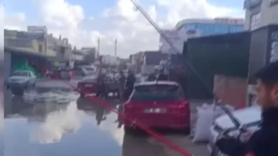 Ankara sokakları göle döndü: Vatandaşlar olta atıp balık tuttu