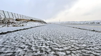 Ardahan-Şavşat yolu kar altında! Yetkililer uyardı