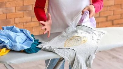 Evdeki malzemelerle kıyafet kurtaran 4 etkili yöntem