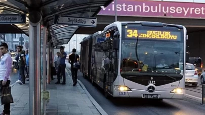 Beylikdüzü’nde metrobüs köprüsünde yürüyen merdivende yangın çıktı