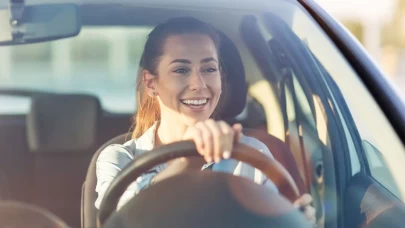 HYUNDAI, trafikte kadınlara yol açıyor