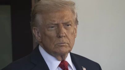 Trump, Kanada'ya uygulanan tarifeyi yüzde 10 artıracağını açıkladı