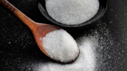 Cilde olan etkisiyle gençlik ışıltısı oluşturuyor