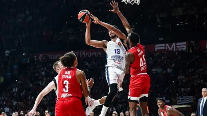 Anadolu Efes, Olympiakos deplasmanında kazandı