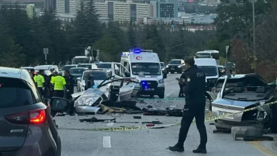 Ankara'da iki otomobil çarpıştı: 1 ölü, 2 yaralı