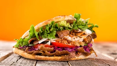 Döner Kaç Kalori? Tavuk, Et, Hatay Usulü, Dürüm ve Ekmek Döner Kalori Değerleri