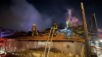 Bursa'da yedek parça satılan iş yerinde çıkan yangın söndürüldü