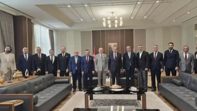 MHP heyetinden "Kıbrıs" çıkarması! KKTC Cumhurbaşkanı Tatar'a ziyaret