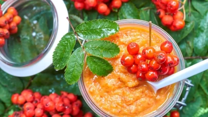 Üvez meyvesinin sağlığa faydaları şaşırtıyor