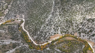 Isparta'da sonbaharın renkleri havadan görüntülendi